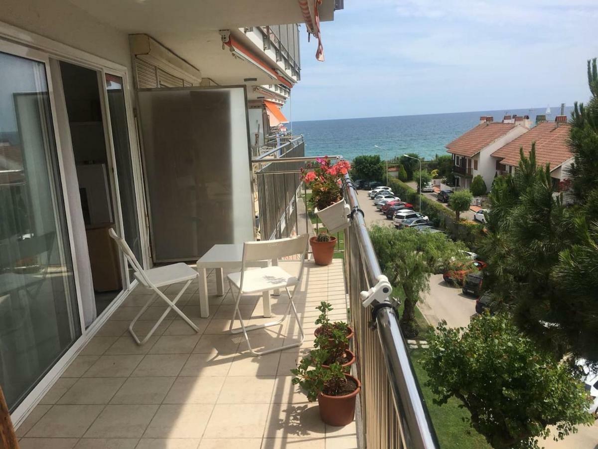 Precioso Apartamento En La Playa Barcelona Cabrera de Mar Bagian luar foto